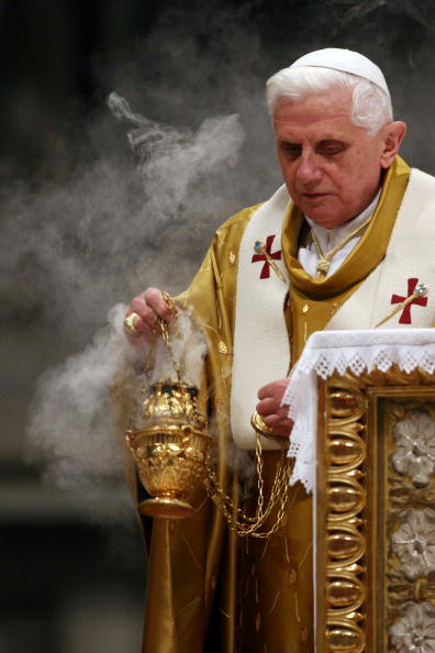 http://www.tldm.org/News11/PopeBenedictIncense.jpg