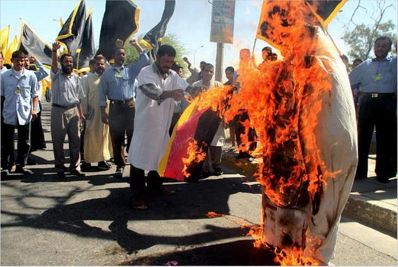 Afghans burn effigy of Pope amid claims of preaching Christianity in Muslim country...