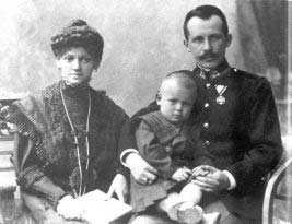 Karol's parents with their first child, Edmund, in 1908. The future Pope experienced suffering very early, having lost, by the age of 20, his parents and his only brother.