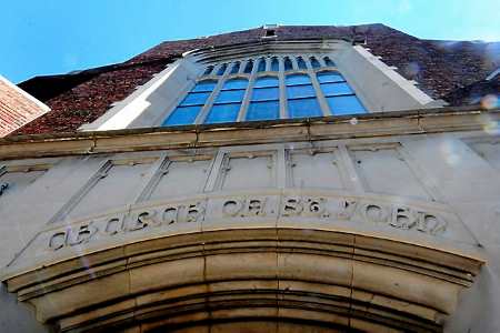 In Duisburg, North wants to close the Catholic Diocese St. Peter and Paul Church in Marxloh changed into a Merkez mosque.