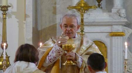 Bishop Schneider on Receiving Holy Communion