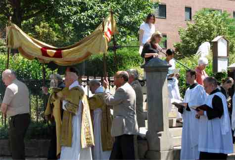 Eucharistic Procession at Mount Calvary Church
