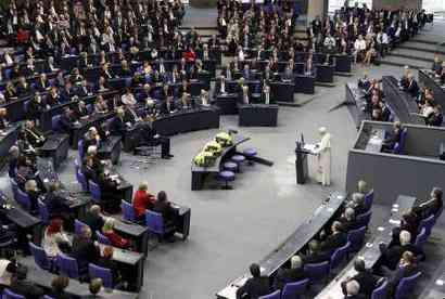 Pope Benedict XVI speaks to the Bundestag.
