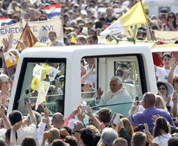 Pope Benedict XVI arrives to lead a solemn mass in Zagreb June 5, 2011. The Pope is on a two-day visit to Croatia.
