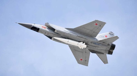 MIG-31 with an expiramental anti-satellite missile