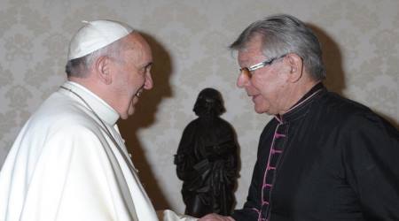 Francis greets Brazilian Bishop Erwin Kräutler. 