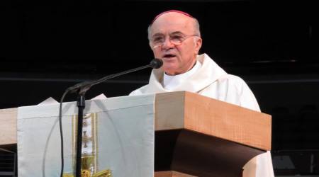 Archbishop Viganò, then papal nuncio to the United States, reads a message from Pope Francis at the 2015 March for Life. 