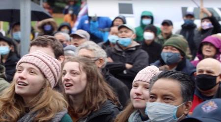 Oregon Catholics protest church restrictions