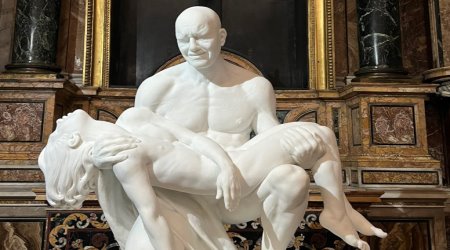 Jago’s ‘new Pieta’ in situ in Santa Maria in Montesanto, Rome