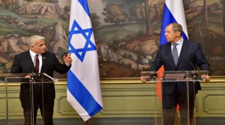 Israeli Foreign Minister Yair Lapid in a meeting with Russian Foreign Minister Sergey Lavrov