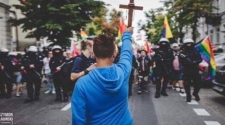 Cross vs LGBT