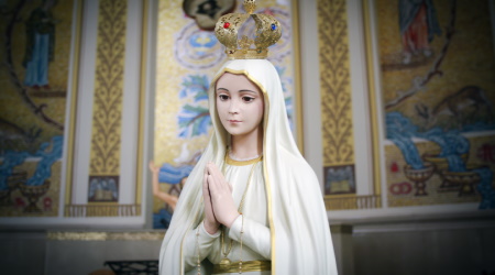 Our Lady of Fatima statue