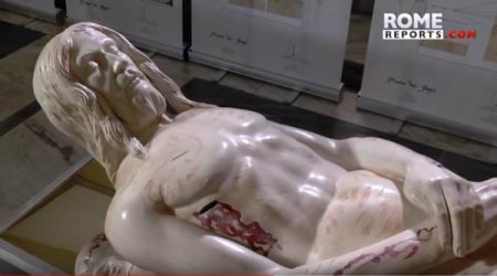 Statue of Jesus based on the Shroud of Turin