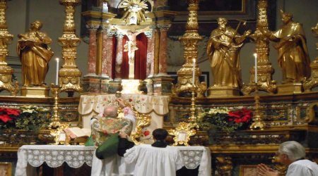 Msgr. Nicola Bux offers Latin Mass