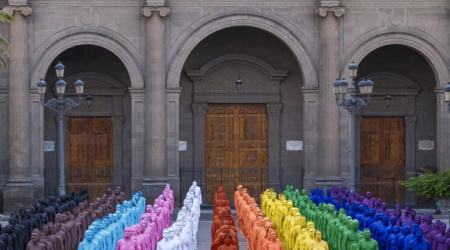 Naked People Painted With The Rainbow Flag In Front Of Gran Canaria Cathedral: Mazuelos Considers It "Marketing For The City" Naked People Painted With The Rainbow Flag In Front Of Gran Canaria Cathedral: Mazuelos Considers It "Marketing For The City"