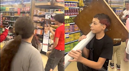 'Like a Nightmare': Watch American 'Feral' Teen Mob of 500 Turn 'Gathering' into 'Significant Public Safety Issue' 'Like a Nightmare': Watch American 'Feral' Teen Mob of 500 Turn 'Gathering' into 'Significant Public Safety Issue'