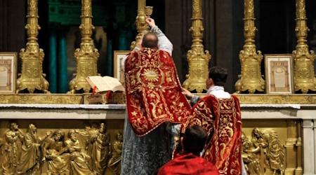 Young Catholics in Vietnam Rediscover the Traditional Mass and Recover Ancient Prayers and Catechisms