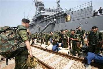 Russian soldiers from the Marine Corps gather at an appointed site for the second phase of the China-Russia joint military exercise 